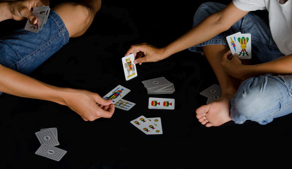 kids playing card game